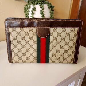 Small Gucci Pouch